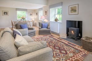 Pathhead Farmhouse - sitting room