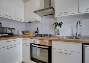 Compact modern kitchen