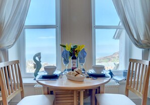 Enjoy a meal for two with simply stunning views!