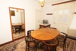 Dining room 1