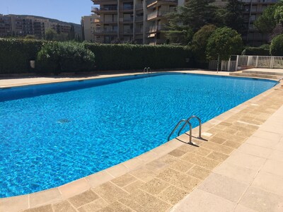 Superb 4-star 2-room ground floor apartment with terrace & large pool