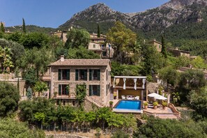 Villa in Deià, Mallorca, with pool for holiday rental