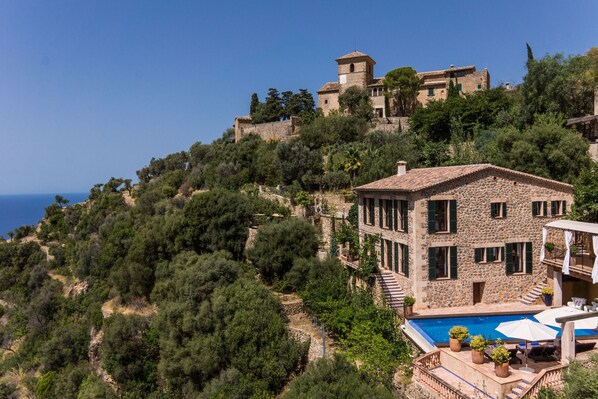 Villa in Deià, Mallorca, with pool for holiday rental