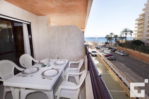 Vue de la terrasse sur les environs