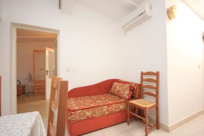 Dining room 1