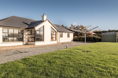 Kilmore Quay Castleview House, Kilmore Quay, Co.Wexford - 5 Bed - Sleeps 9/10