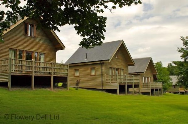 Willow Luxury (Double Storey) Holiday Lodge (Pet Friendly)