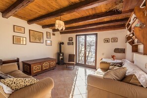 Little Vista - living room