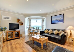 Lounge and dining area
