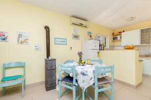 Dining room 1