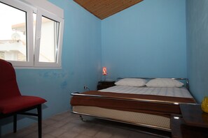 Schlafzimmer 1