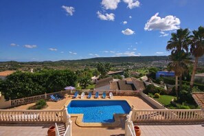 Vue de la terrasse sur les environs