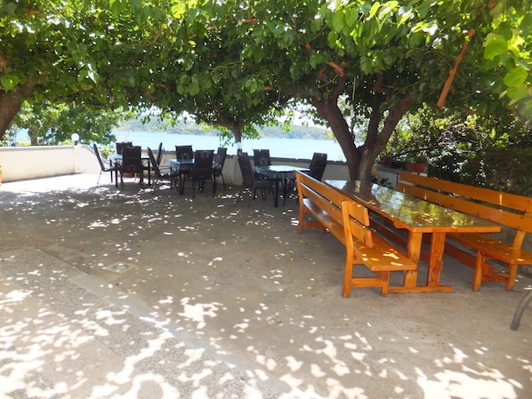 Outdoor dining
