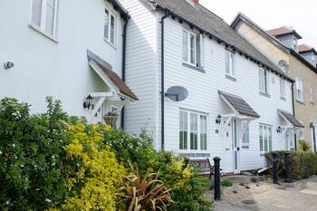 Waterfront Cottage in the lovely village of Rowhedge, near Mersea Island