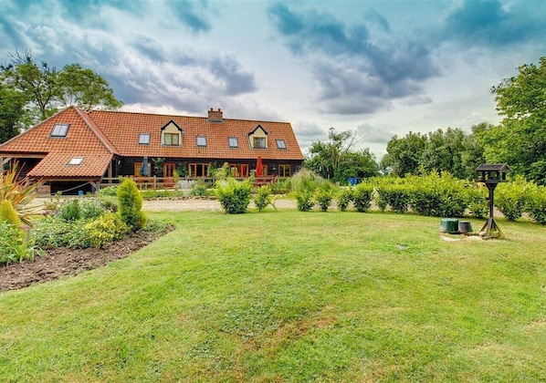 Chestnut Tree Barns