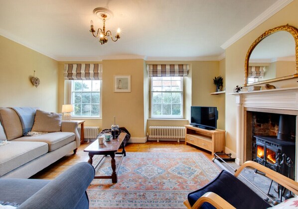 Lovely traditional style sitting room