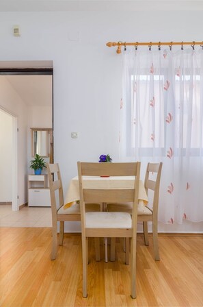 Dining room 2