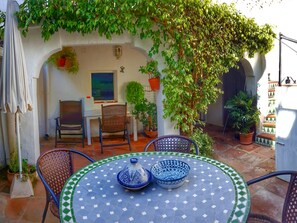 Private Patio & Splash Pool