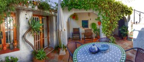 Private Patio & Spalsh Pool