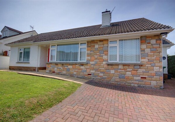 Bramleys is situated in a peaceful cul-de-sac just a stones throw from the centre of the village 