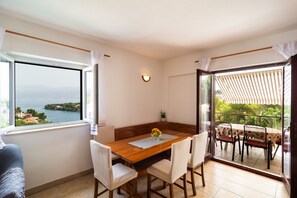 Dining room 2