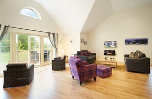 Open plan sitting area