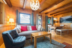Chalet Vista - living area