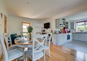 The well-equipped and sociable kitchen and dining space