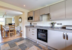 Kitchen/Dining area