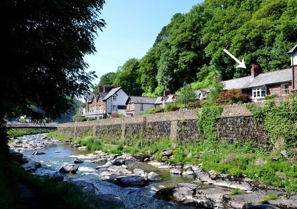 Summerville is a tastefully modernised 19th century cottage in a superb location beside the cascading East Lyn River 