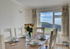 The property benefits from a separate dining room with awe inspiring views 