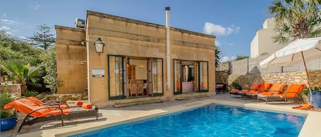 Pool area of Casetta Menzja holiday villa in Gozo
