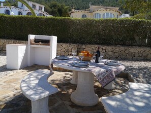 Garden and swimming pool