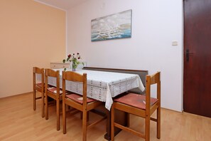 Dining room 1