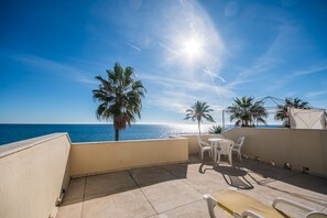 Large terrace with sea views | Cubo's Holiday Homes