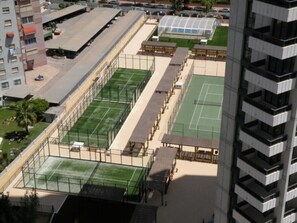 Tenis, paddle y piscina climatizada