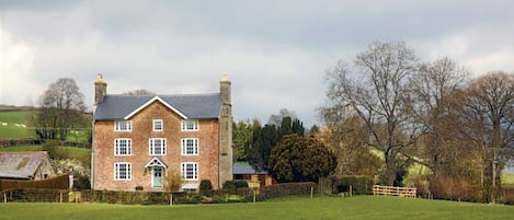 Upper Mowley is a bright and spacious farmhouse in a wonderful position with far reaching views on all sides