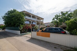 Esterno