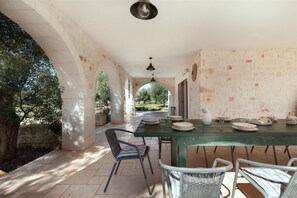 Outdoor dining