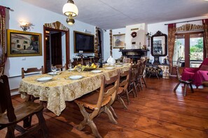 Dining room 1