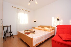 Schlafzimmer 1