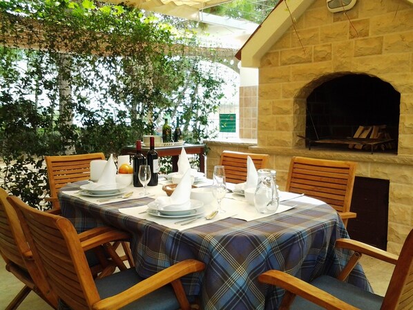 Outdoor dining