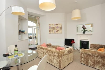 14 Astor House - stunning sea views from large balcony with stylish two bed premier apartment close