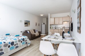 Salon et zone à manger