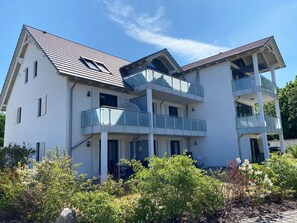 Blick vom Parkplatz auf das Haus Windrose