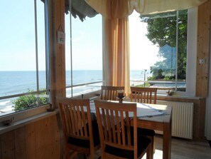 Essbereich mit Ausblick