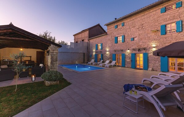 pool