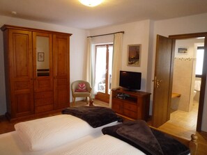 Schlafzimmer 2