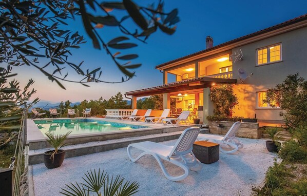 pool