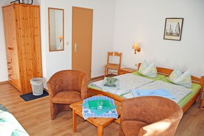 05 Doppelzimmer mit Terrasse